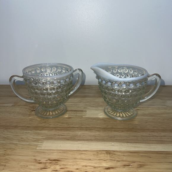 Vintage Anchor Hocking Moonstone Opalescent Hobnail Glass Sugar Bowl & Creamer - Picture 1 of 6